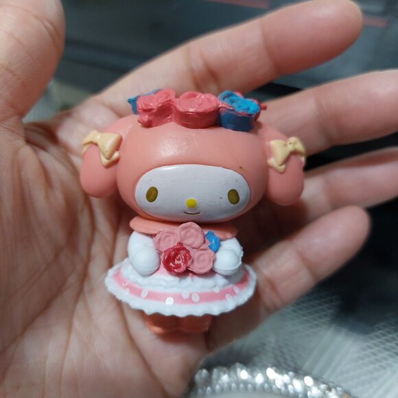 Cute My Melody Toy Figurine In a Pretty Dress - Picture 7 of 9